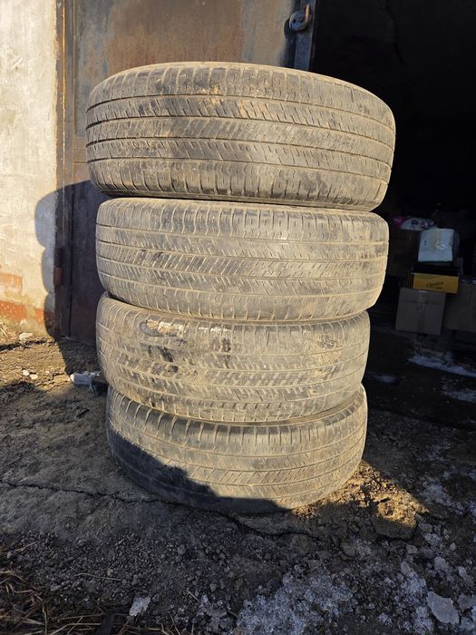 Продам летнюю резину R18.