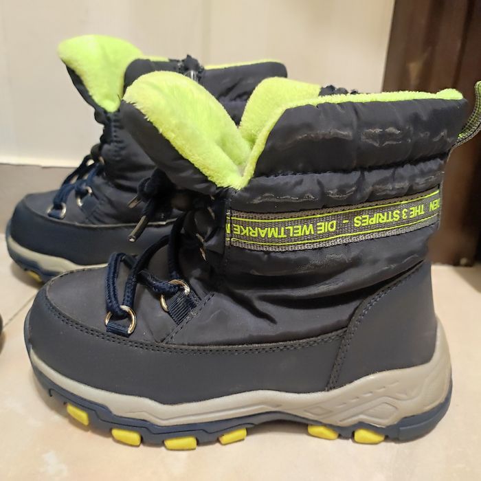 Зимни топли обувки 27 номер (2 чифта).