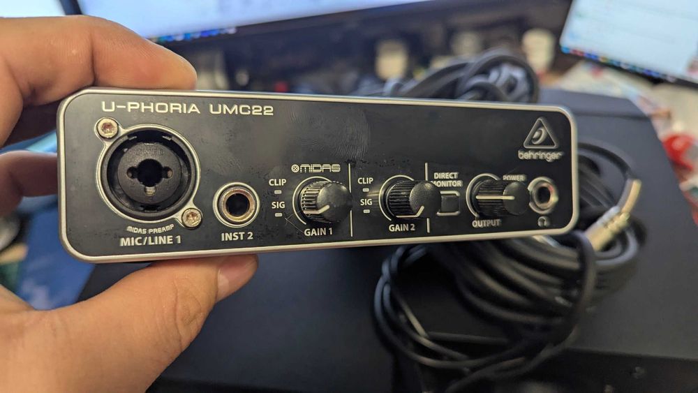 Set JBL 305P MkII ca noi + Behringer U-phoria UMC22 Iasi