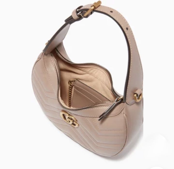 Оригинална чанта  Gucci Mini GG Marmont Half-moon Bag