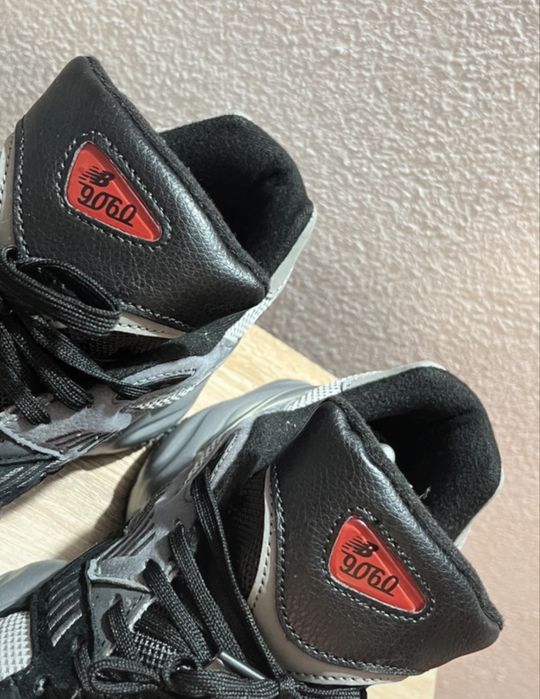 Adidasi new balance 9060
