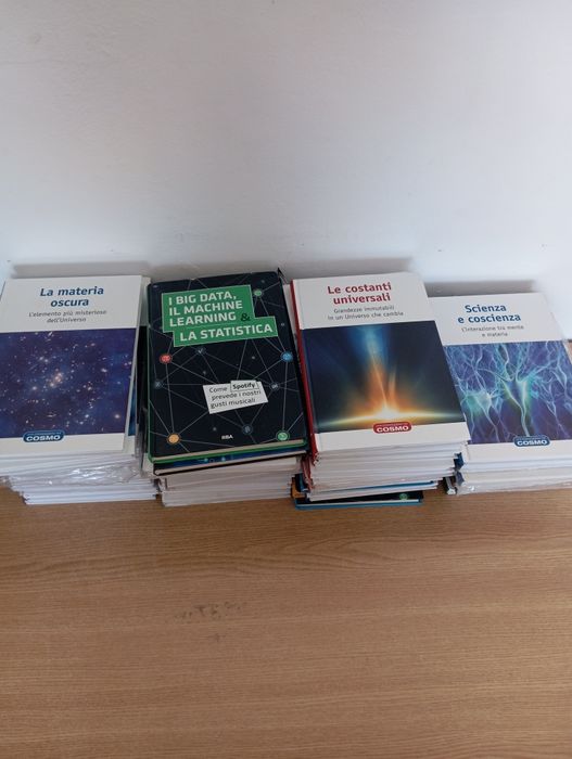 Cărți în limba italiană despre cosmologie și astronomie