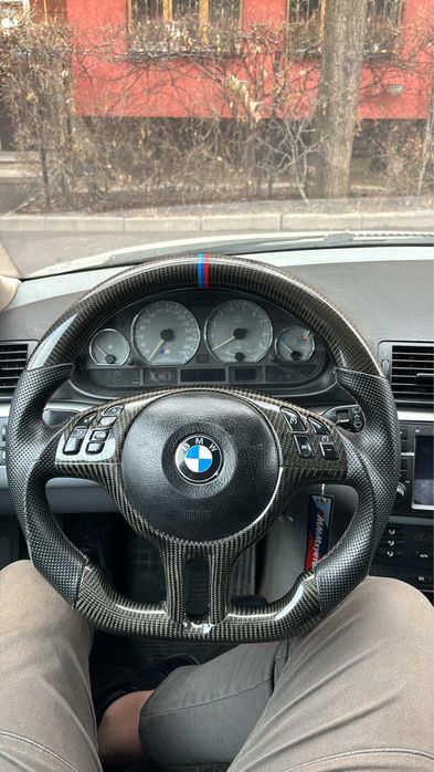 Карбоновый руль BMW