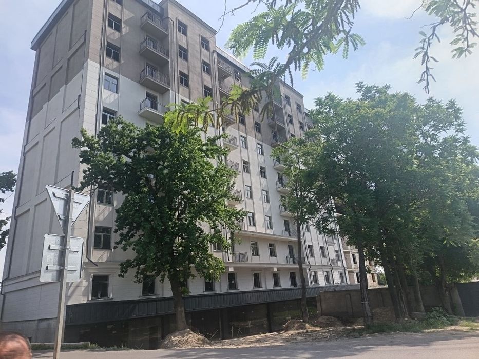 Срочно продаётся коммерческое помещение 550 кв.м г.Чирчик
