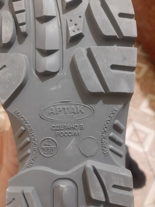 Продам зимние ботинки