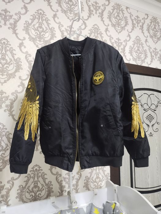 Мужской жикет сотилади.