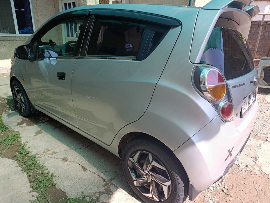 Шевроле спарк 2011 г 2- паз.метан газ