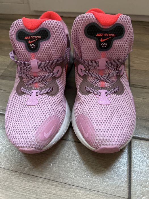 Дамски маратонки Nike