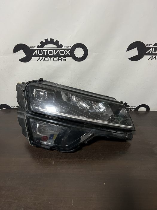 Far dreapta full led Skoda Karoq