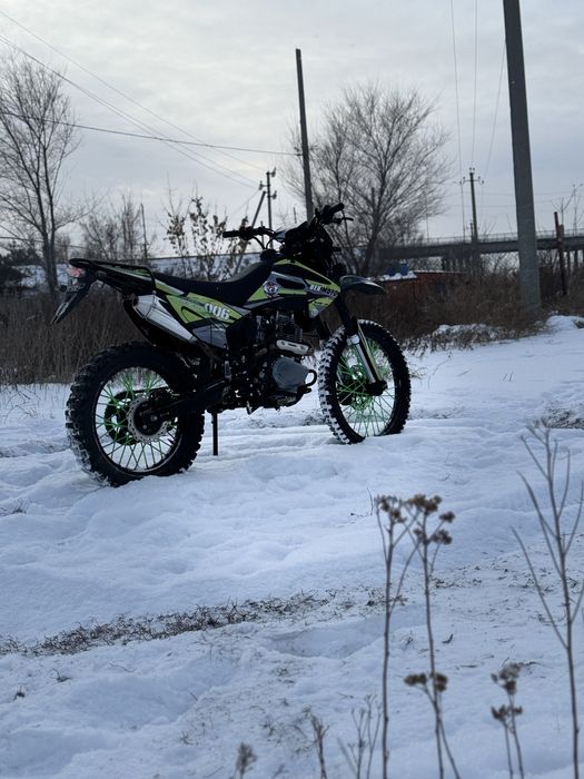 Продам мотоцикл Эндуро 250 куб