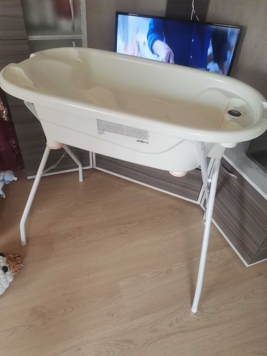 Продавам - CANGAROO Комплект вана със стойка и термометър розова.