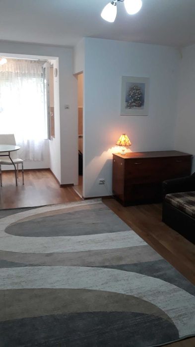 Inchiriez garsoniera str Aluminei