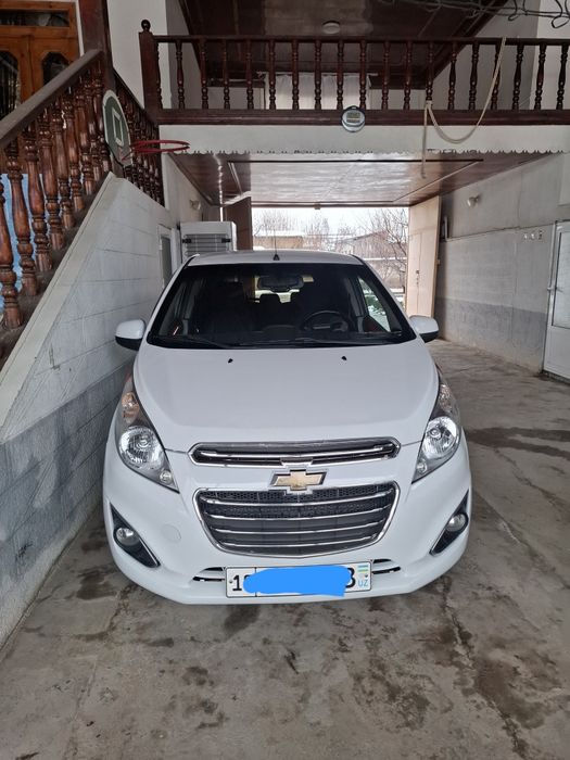 Spark 2011 yil 3 -pazitsa 1.2 mator.