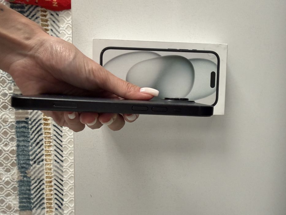 Продам iPhone 15