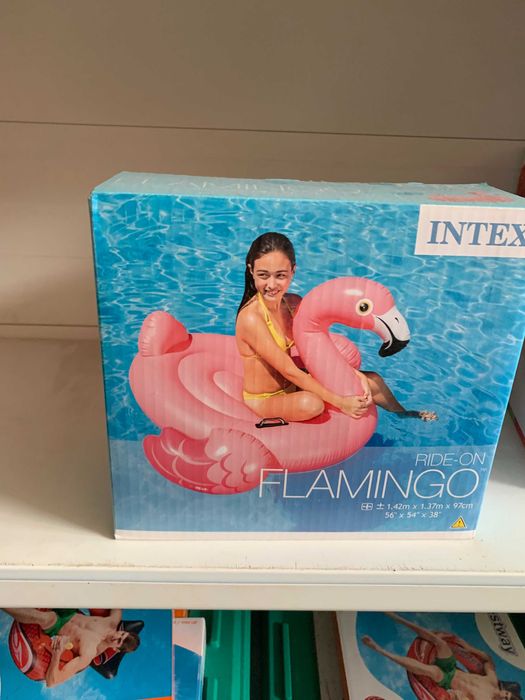 Продавам надувно INTEX . BESTWAY