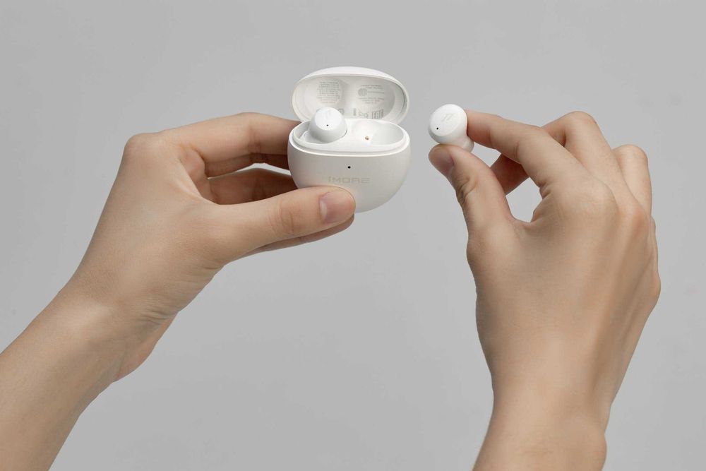 1MORE ComfoBuds Mini Bluetooth 5.2 QuietMax Hybrid ANC Earbuds