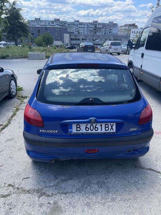 Продавам  Пежо 206