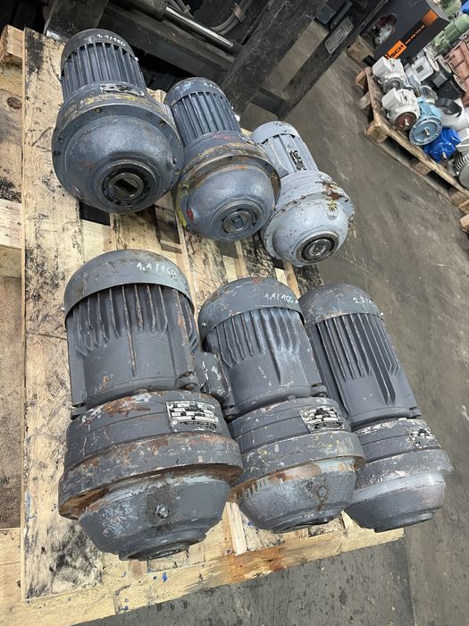 Мотор-редуктор за месомелачка