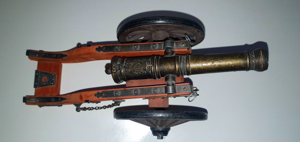 Macheta Tun bronz/lemn anul 15** (detalii complete)