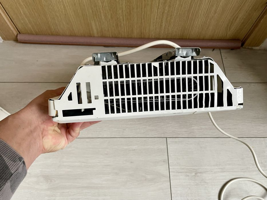 Airelec 500W-конвектор за баня IP24