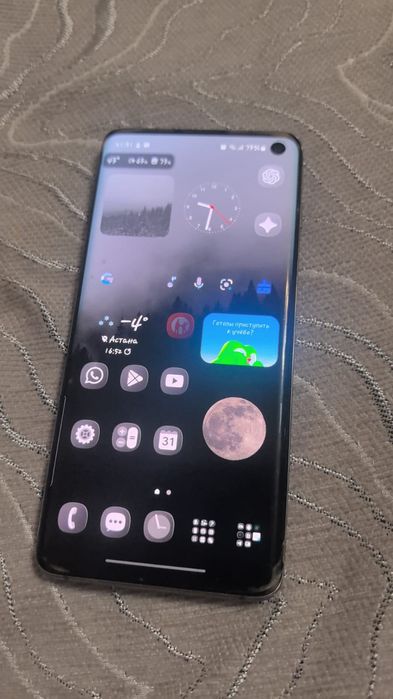 Телефон самсунг с10