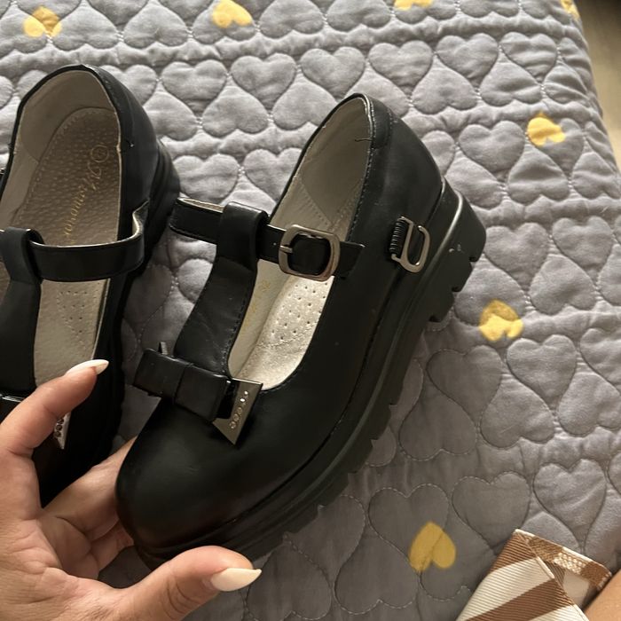 Продам туфельки детские