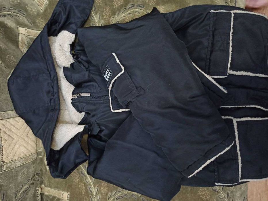 Продам детские куртки