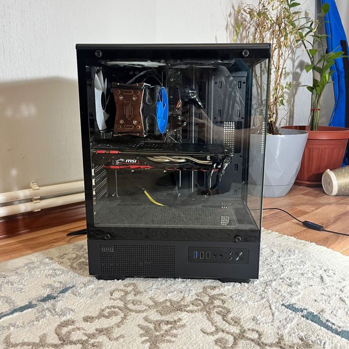 Компьютер/ ПК  почти новая