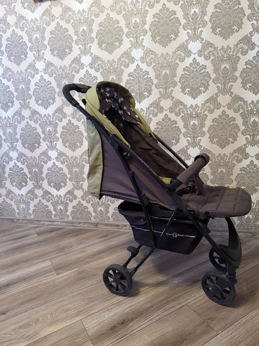 Продам прогулочную коляску