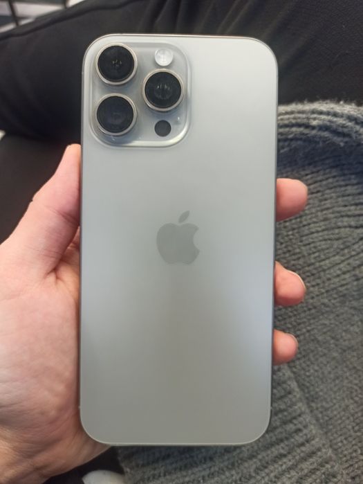 Продам айфон срочно