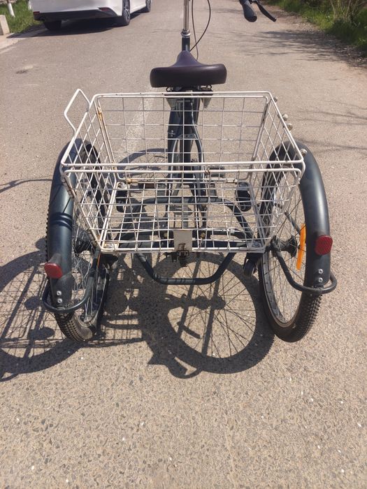 Bicicleta cu 3 roti/tricicleta