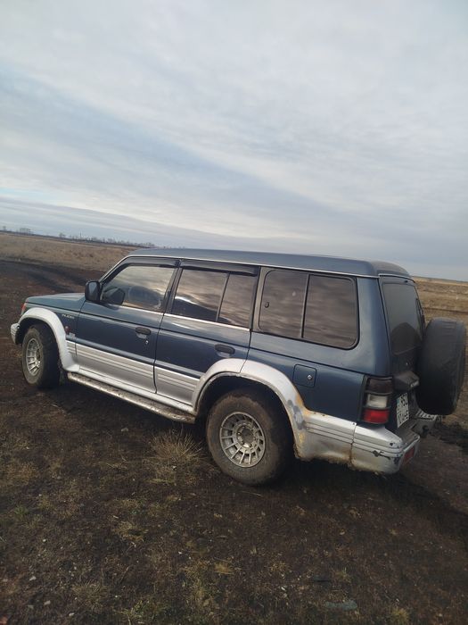 Продам Митсубиси поджеро 2