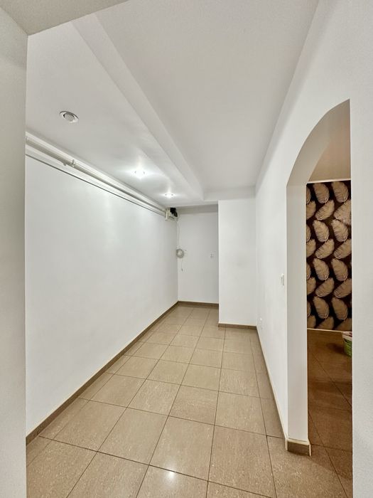 SPAȚIU COMERCIAL/ BIROURI  -  750 euro / 52 mp – Parter cu acces stradal, vis-à-vis de City Park Mall