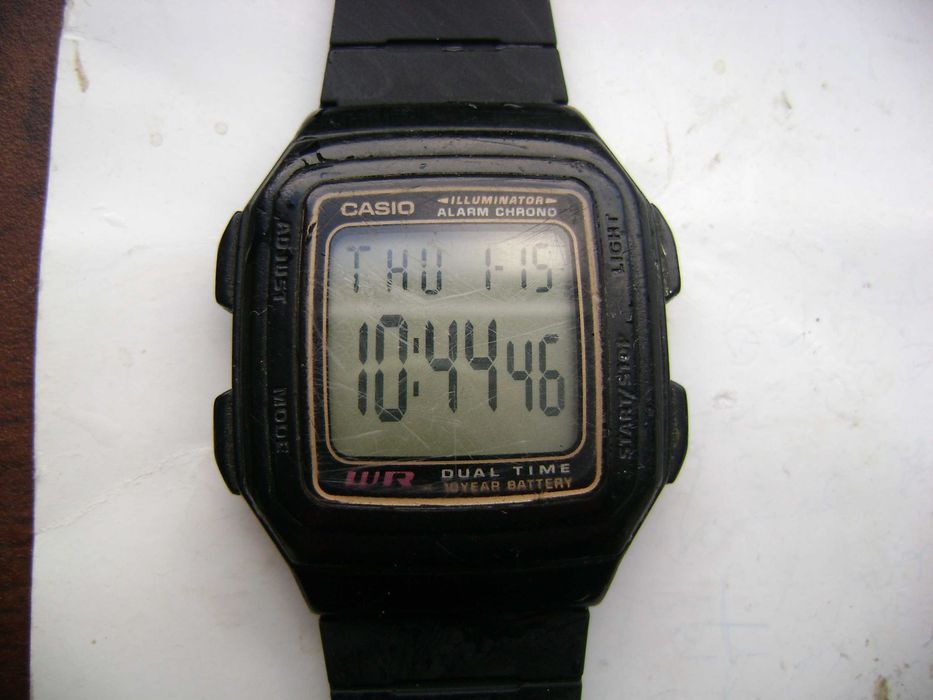 Продавам 4 броя кварцови часовника Casio,Quartz,Bratleboro