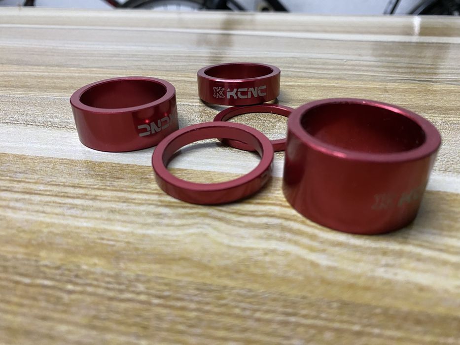 Топ MTB компоненти: Чисто нов сет KCNC, ACROS и Loose Riders