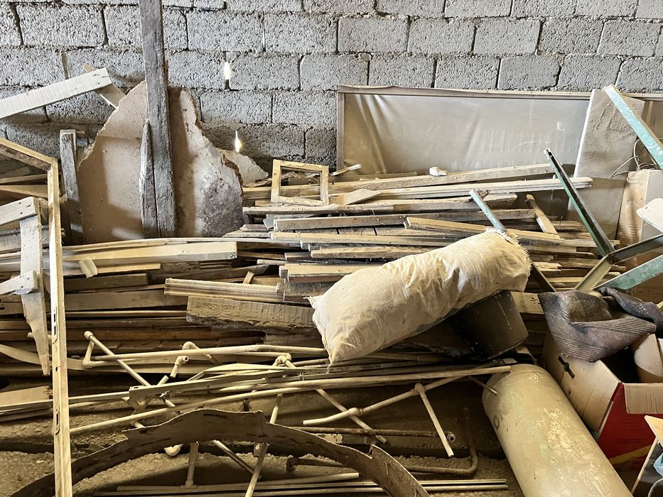 Тахта чёрный потолок учун