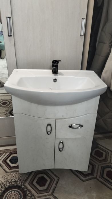 Продаю раковина с тумбой