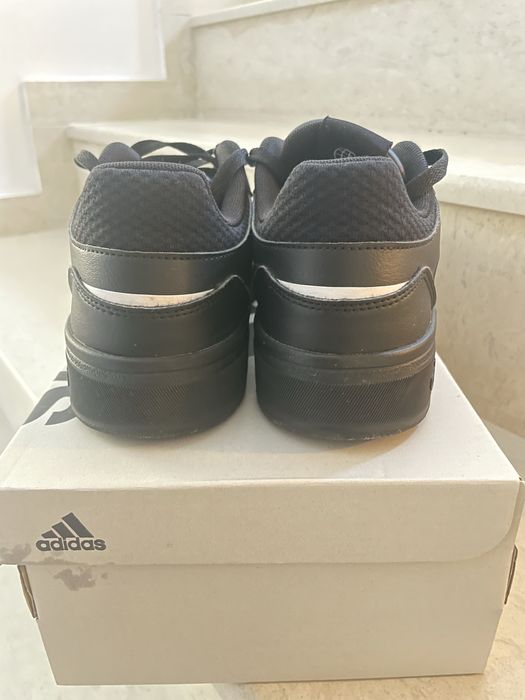 Adidas маратонки