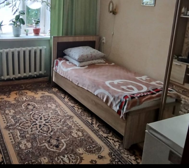 Кровать односпальная с матрасом