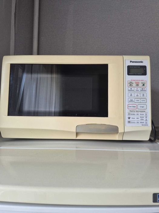 Продам микроволновку Panassonic