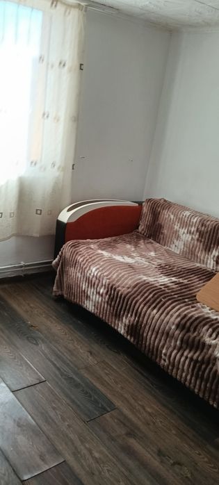 Închiriez casa zona Ploiestiori