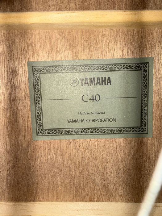 Гитара Yamaha c40
