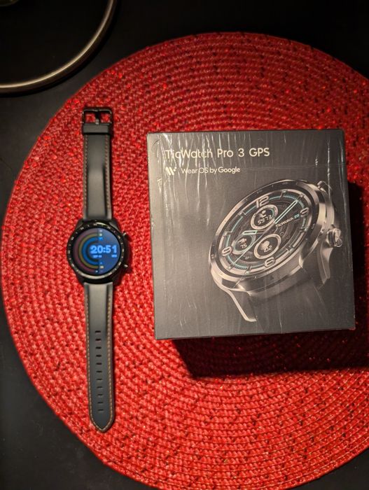 Smartwatch Ticwatch Pro 3 GPS impecabil