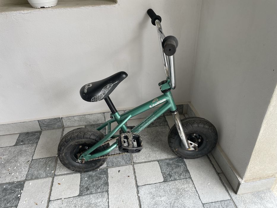 Vand mini bmx in stare buna