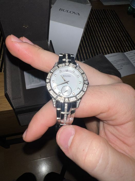 Дамски часовник Bulova чисто нов