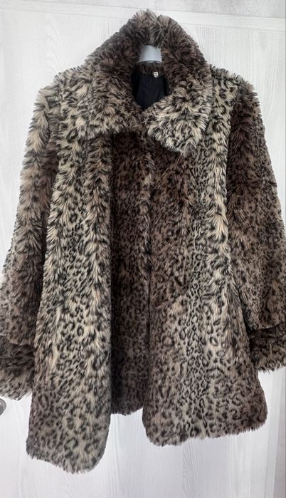 Дамско палто пелерина