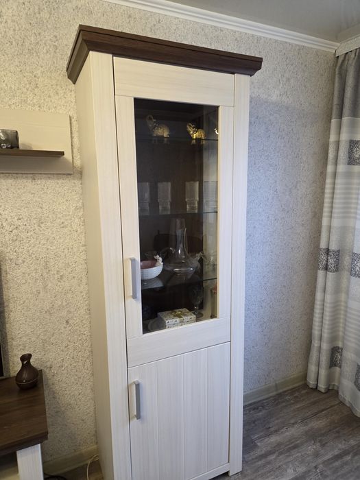 Продам стенку в зал