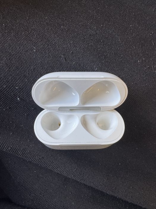 Carcasa casti Airpods 4 fara izolare sunet