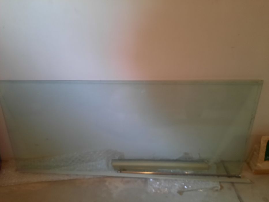 Параван за баня без забелешки.