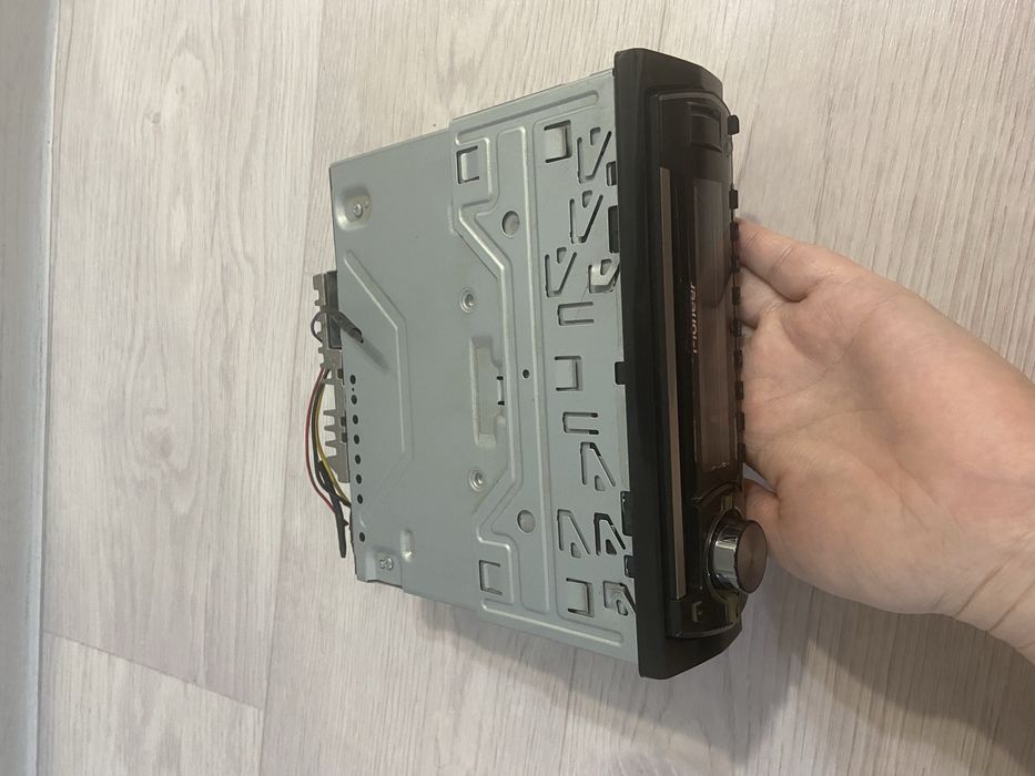 Автомобильный магнитофон